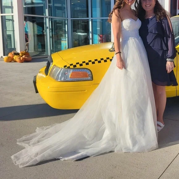 David’s Bridal Gown Wedding Dress Lace Corset Tulle Princess style size 2 ivory - Picture 2 of 16